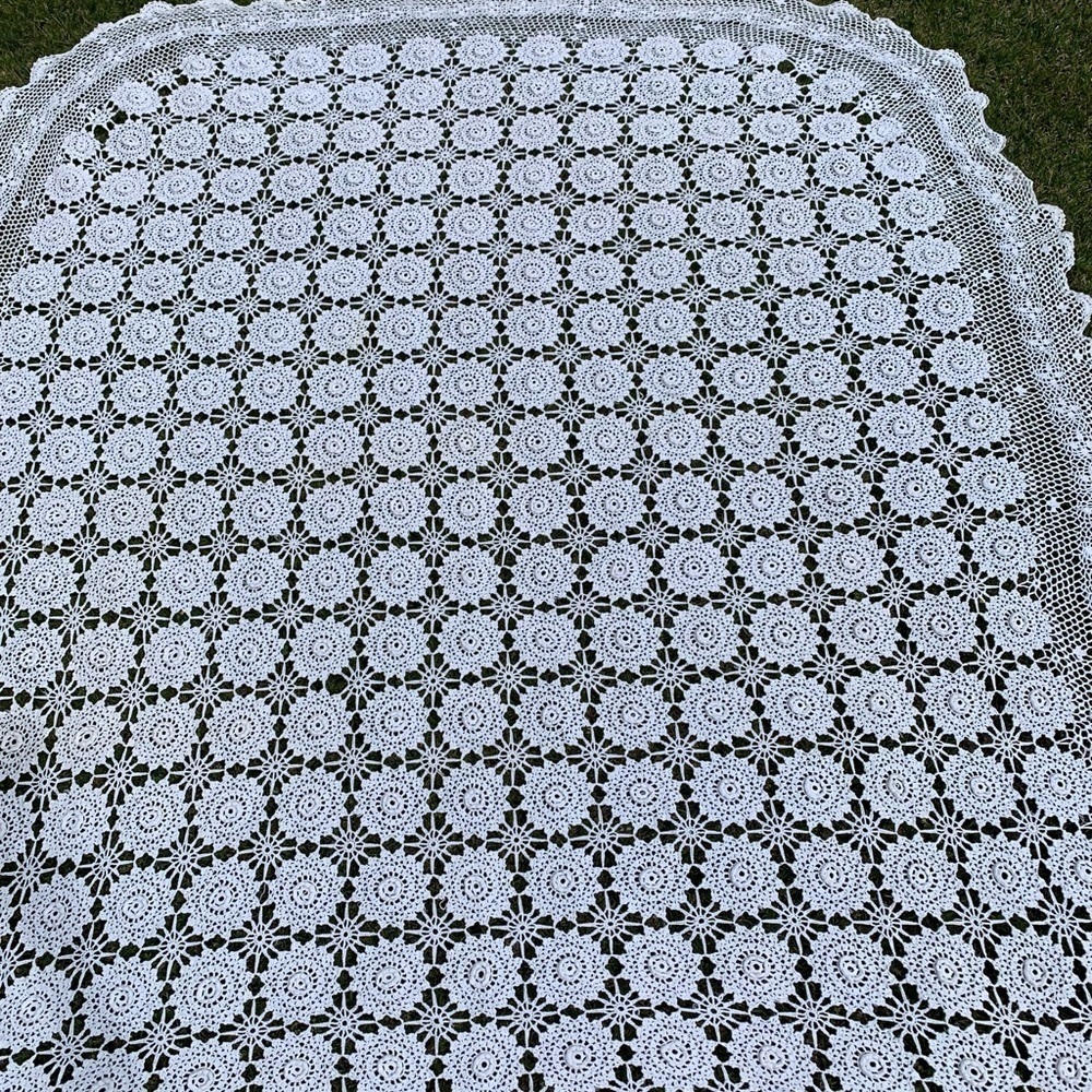 Bedspread - Picture 5 of 9